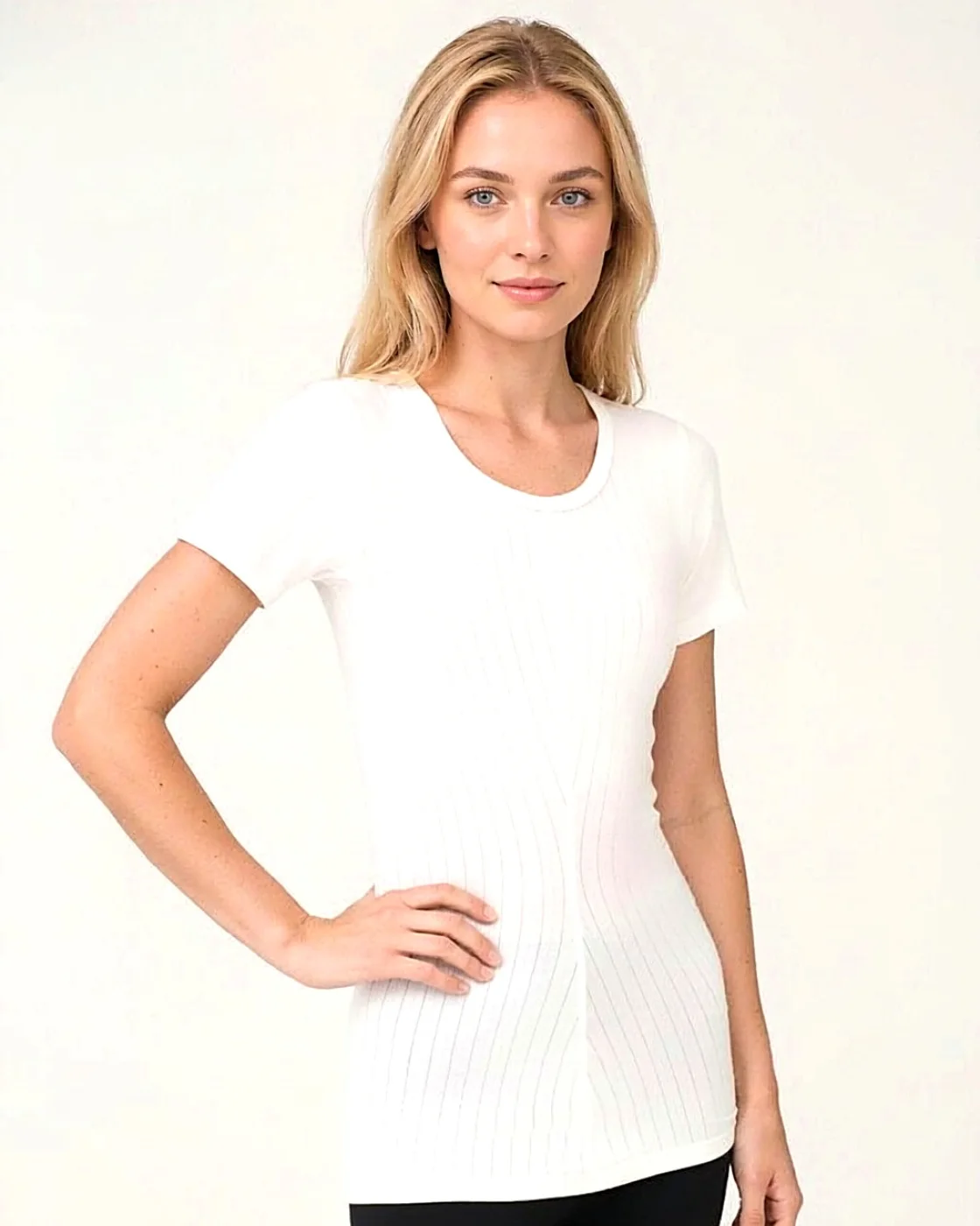 Short-sleeve top with no padding, white